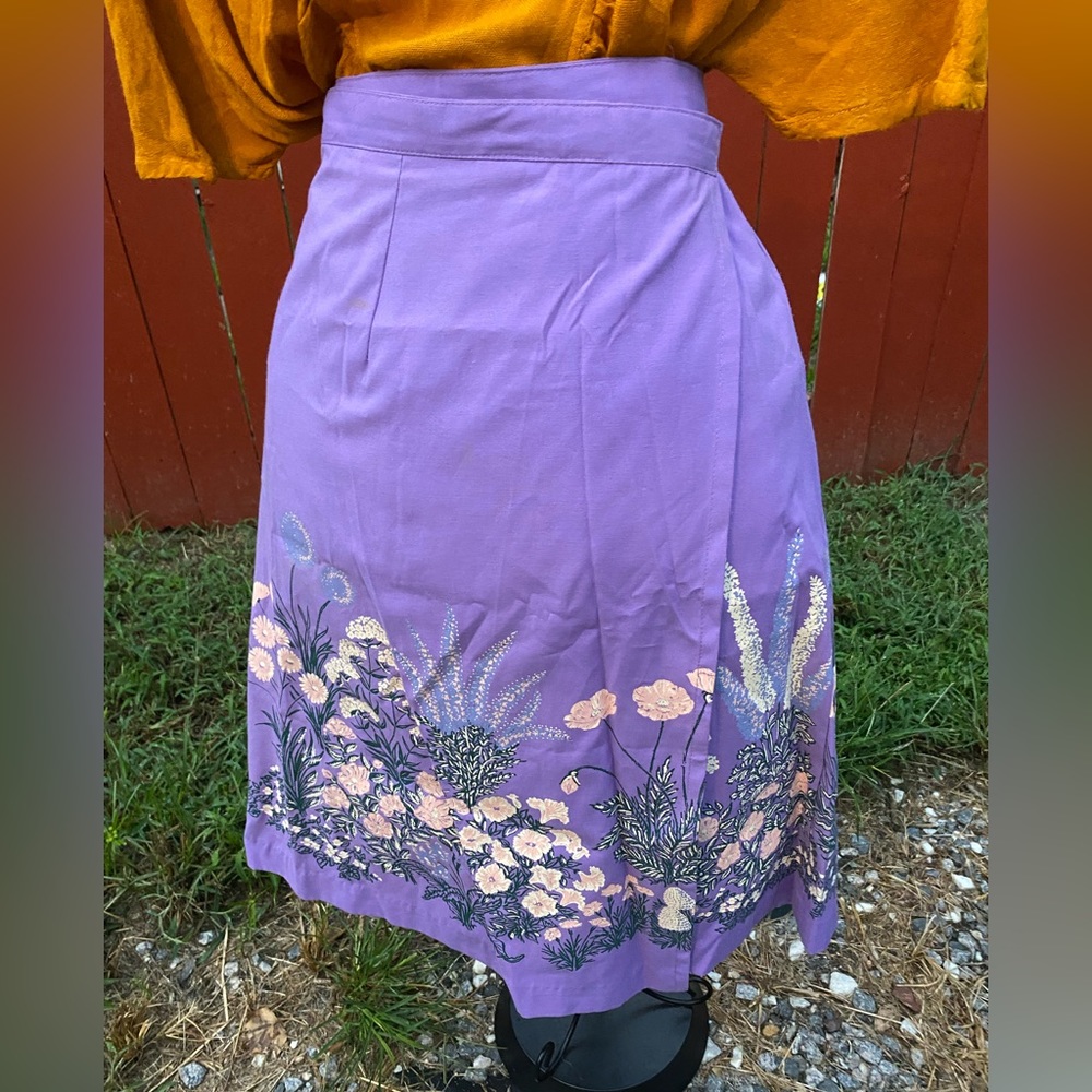 Gorgeous vintage painted wrap skirt - Picture 6 of 15